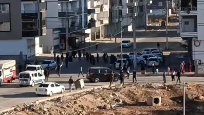 Komşuların taşlı sopalı aidat kavgası: 11 yaralı