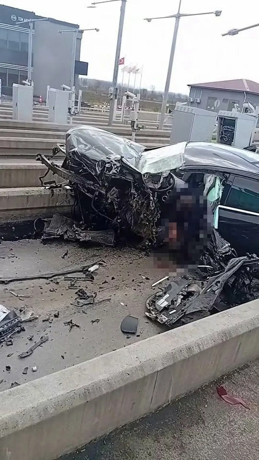 Doğumdan dönen çiftin acı sonu: Anne ve baba öldü, 5 günlük bebekleri ağır yaralı 