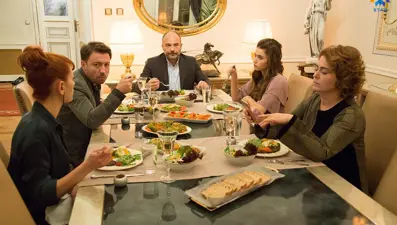 Hazım Egemen, Yasemin'i tehdit ediyor (Fazilet Hanım ve Kızları 36. bölüm fragmanı)