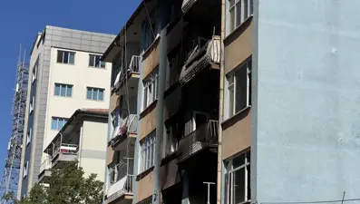 Konya'da apartmanda yangın paniği: 13 kişi hastaneye kaldırıldı