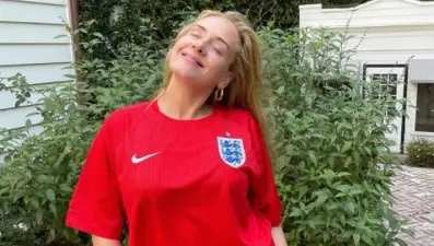 Adele Avrupa Futbol Şampiyonası'nda İngiltere'ye böyle teşekkür etti