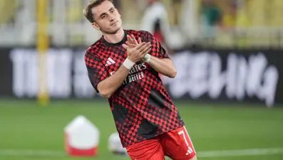 Kerem Aktürkoğlu sahaya çıktı, tribünler ayağa kalktı: Taraftara karşılık verdi