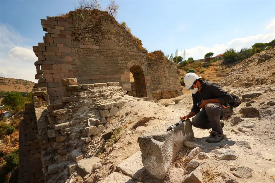 'Türkiye'nin kolezyumu'nda seçkinlere özel 1800 yıllık localar bulundu 19