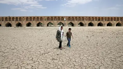 Kuraklık vurdu: Urumiye Gölü tamamen kurudu
