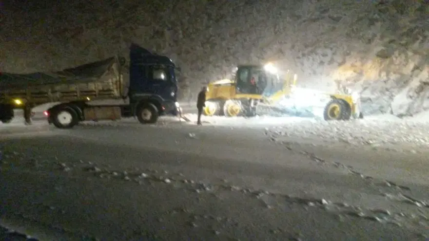 İç Anadolu’yu Akdeniz’e bağlayan yol TIR’lara kapatıldı 4