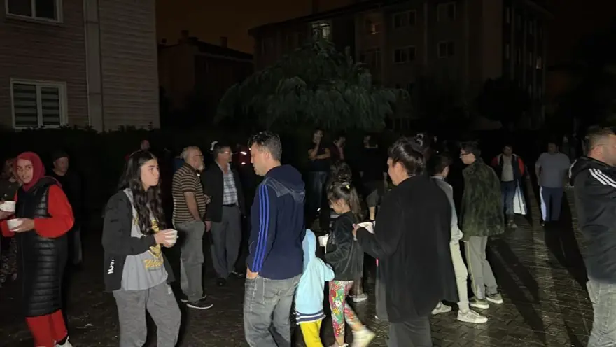 Düzce'de taşkın 1200 haneyi elektriksiz bıraktı 1