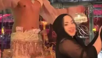 İzmir'de eğlence mekanında tepki çeken görüntüler: 2 gözaltı