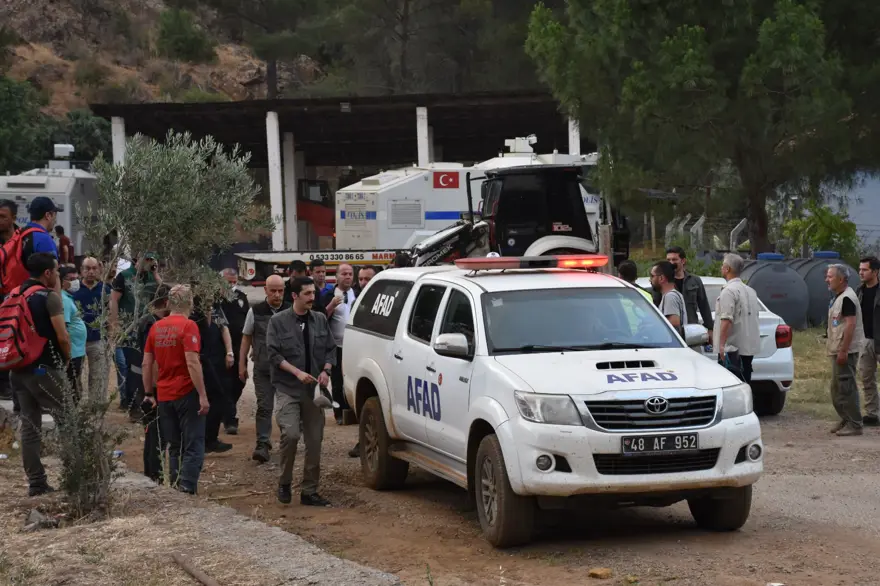 YANGIN KOORDİNASYON MERKEZİ DE TAHLİYE EDİLDİ 6 YANGIN KOORDİNASYON MERKEZİ DE TAHLİYE EDİLDİ 6