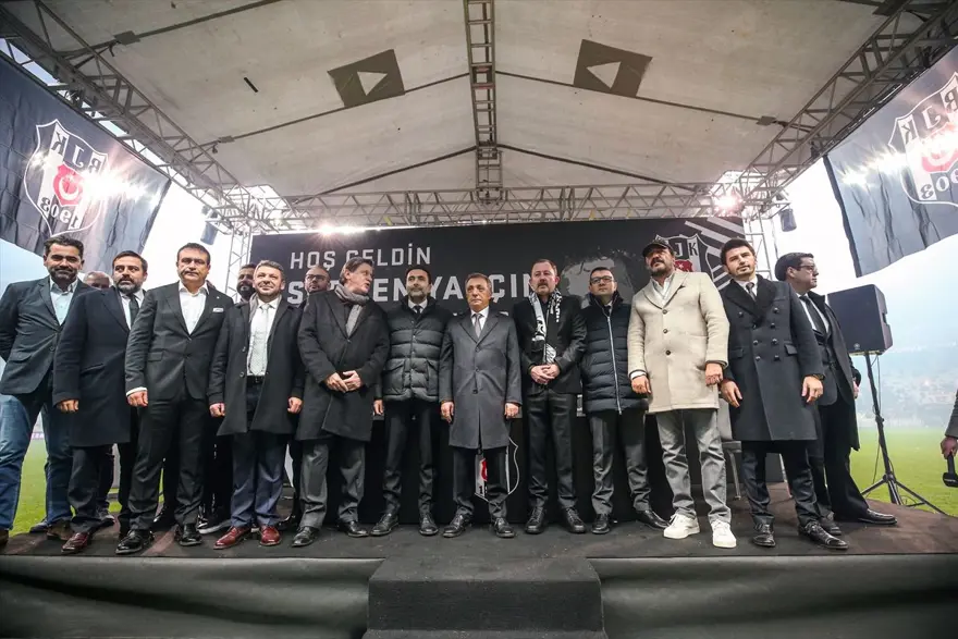 Vodafone Park'ta Sergen Yalçın izdihamı 4 Vodafone Park'ta Sergen Yalçın izdihamı 4