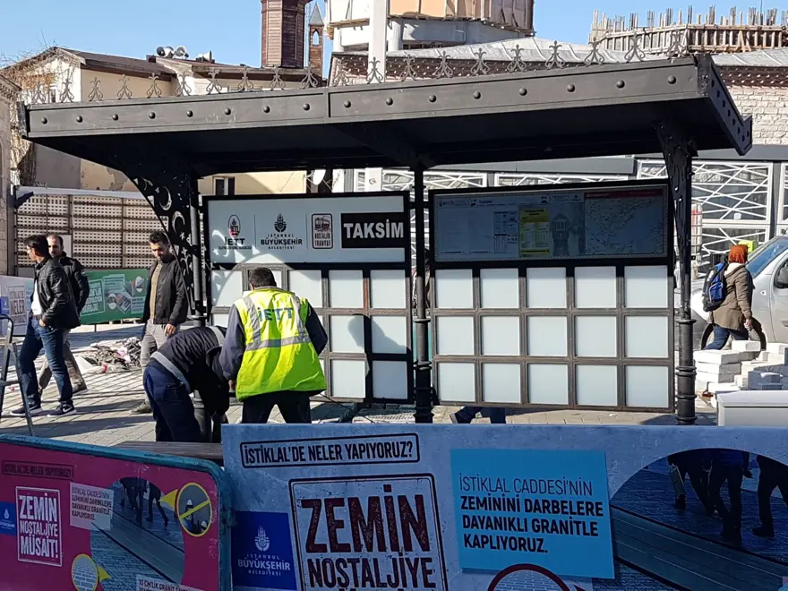 Bir yıl aradan sonra yeniden Taksim Meydanı'nda 5 Bir yıl aradan sonra yeniden Taksim Meydanı'nda 5