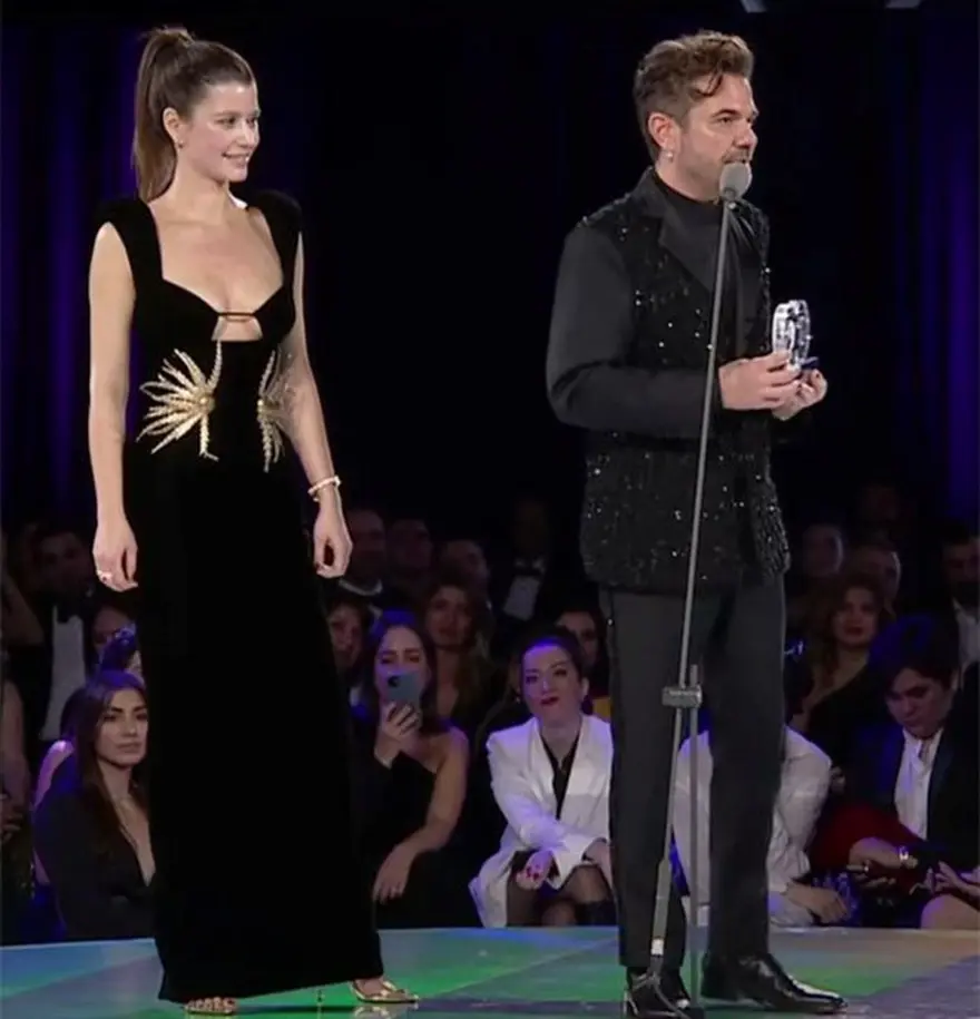 ROMANTİK ANLARI GÜNDEM OLDU 1