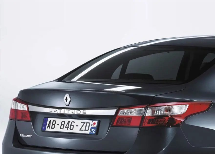 2011 Renault Latitude 3