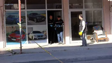 Sakarya'da oto galeriye silahlı saldırı: 1 kişi yaralandı