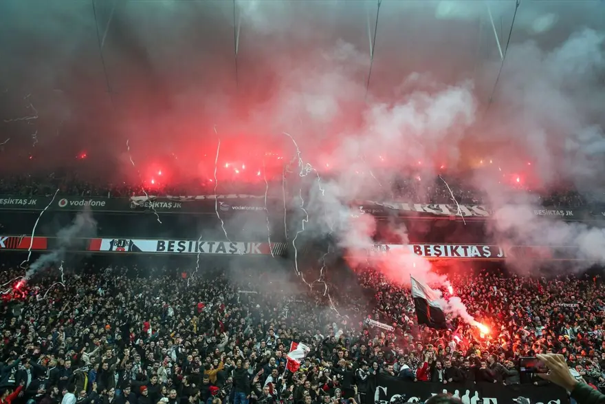 Vodafone Park'ta Sergen Yalçın izdihamı 16 Vodafone Park'ta Sergen Yalçın izdihamı 16