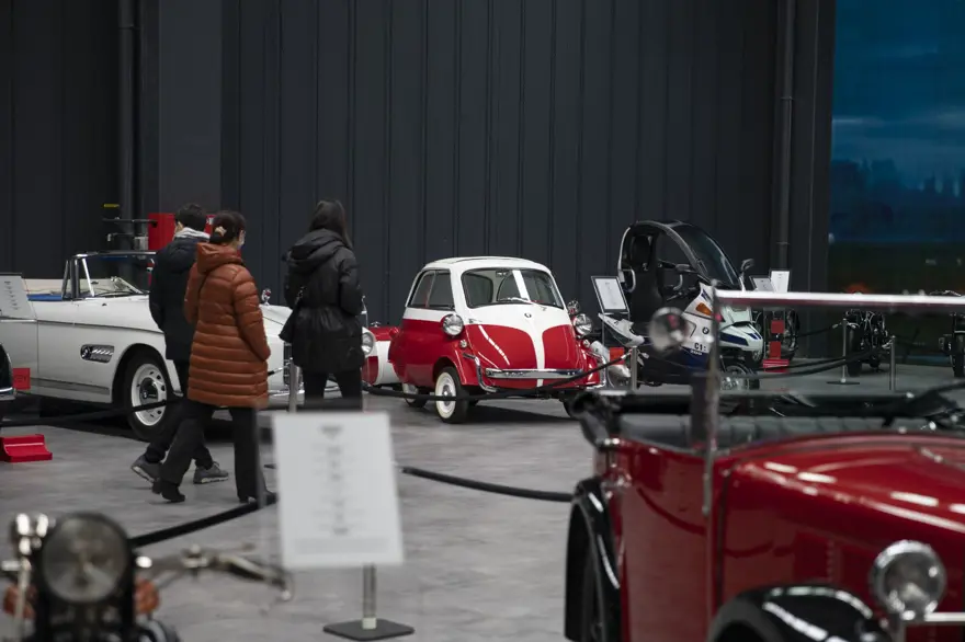 Klasik otomobil ve motosiklet müzesi Key Museum tarihe ışık tutuyor 1