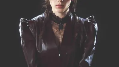 Demet Evgar'ın bilinmeyenleri