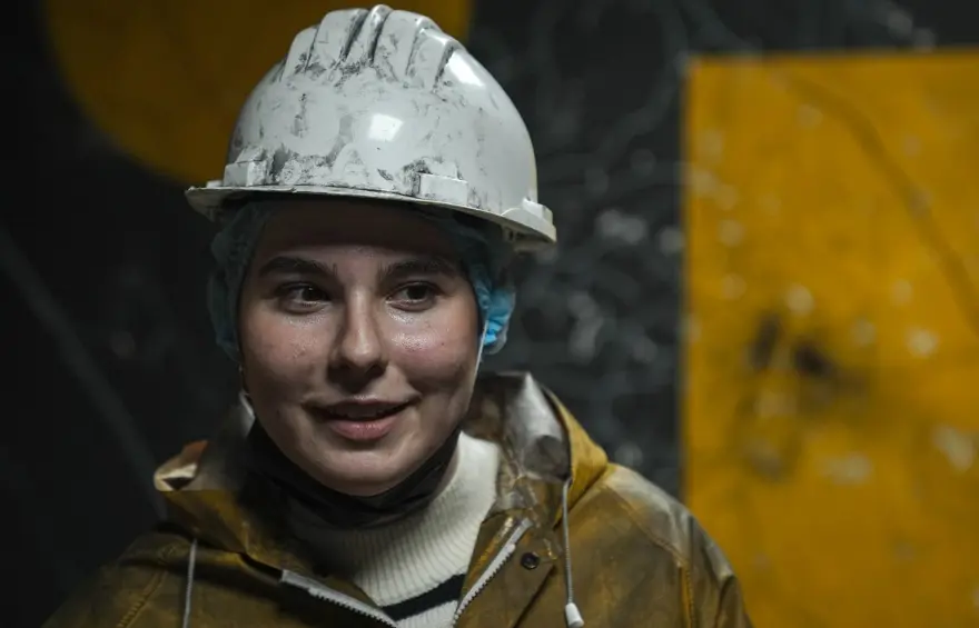 "Deşarj odası"na ilgi yoğun: Balyoz veya beyzbol sopasıyla kırıp döküyorlar 12