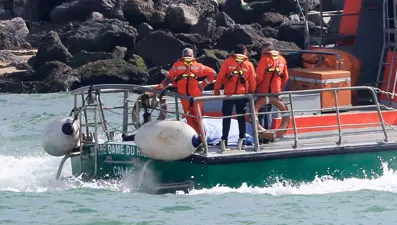 Manş Denizi'nde göçmen botu battı, 6 kişi hayatını kaybetti