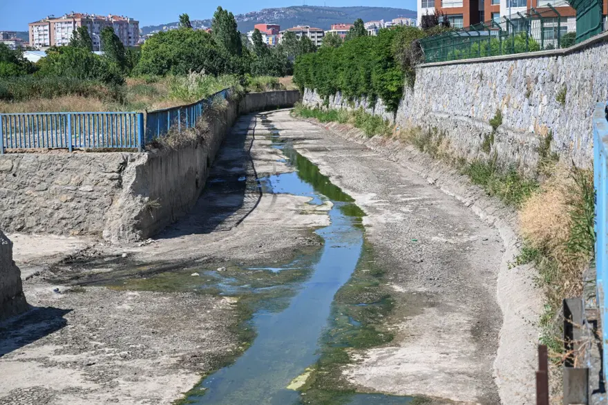 İstanbul'un derelerinden Marmara'ya ve Boğaz'a kirlilik akıyor 6