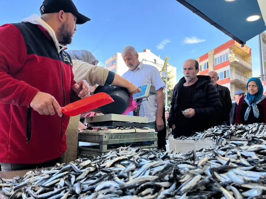 25 liraya düştü: Tezgah önünde sıraya girdiler 2