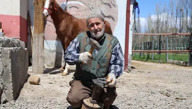 77 yaşında mesleğin son ustası: 63 yıldır işini severek sürdürüyor