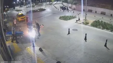 İzmir’de film gibi olay: Üç yerinden vurup hastaneye bıraktılar