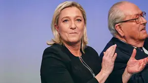 Aşırı sağcı lider Le Pen'in parti üyeliği askıya alındı Aşırı sağcı lider Le Pen'in parti üyeliği askıya alındı