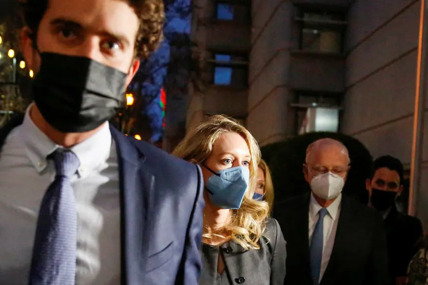 Silikon Vadisi'nin yıldızlığından dolandırıcılığa: Genç bir milyarderin düşüşü 6 Silikon Vadisi'nin yıldızlığından dolandırıcılığa: Genç bir milyarderin düşüşü 6