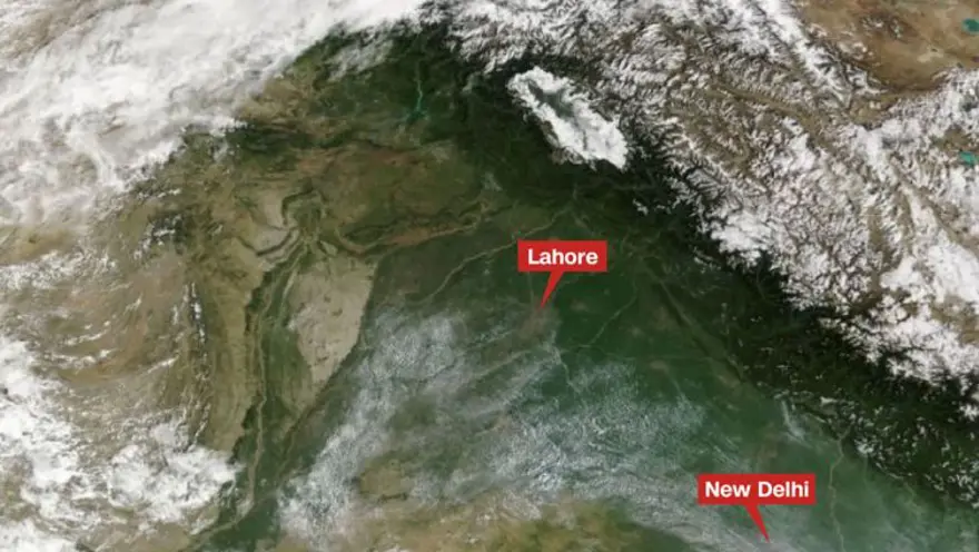 Pakistan'da hava kirliliği: Toksik duman uzaydan görülüyor, milyonlarca insan tehlikede! 1 Pakistan'da hava kirliliği: Toksik duman uzaydan görülüyor, milyonlarca insan tehlikede! 1