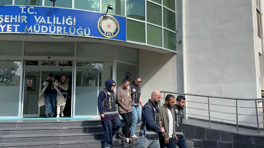 Altınlar kıyma makinesinden çıktı: Polis matkapla açtı, içinden servet çıktı 2