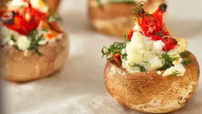 Kurutulmuş domatesli mantar dolma tarifi