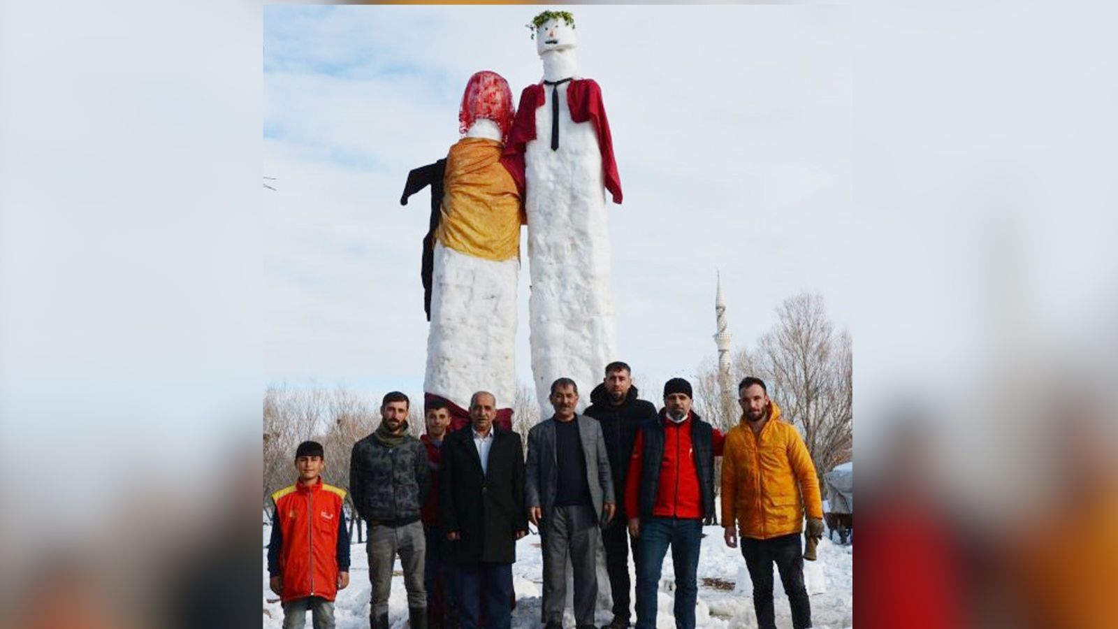 Kardan 5 metrelik gelin ve damat yaptılar