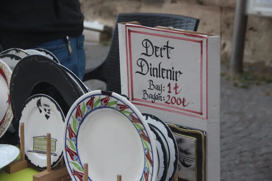 Ücret karşılığı dert dinliyor: Kadınlar 200, erkekler 1 TL 3