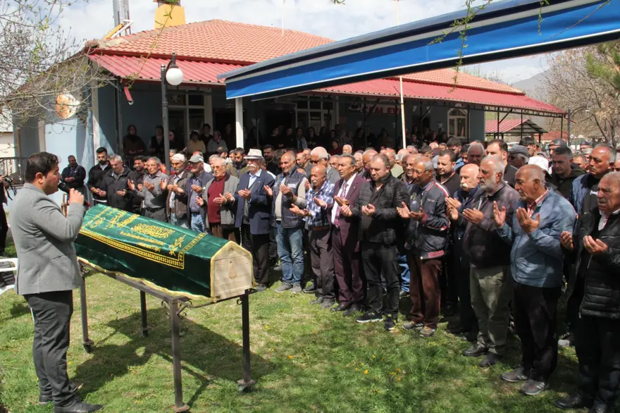 Yangın kurbanlarına veda | Yaşamını yitirenlerden DiyarbakırlıHüseyin 10 gün önce baba olmuş 8