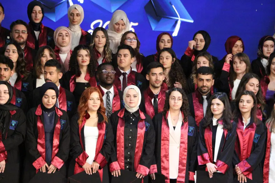 Gana’dan gelip Rizeli olmuştu, şimdi tıp fakültesinden mezun oldu 2 Gana’dan gelip Rizeli olmuştu, şimdi tıp fakültesinden mezun oldu 2