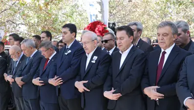 Ali Babacan'ın babası son yolculuğuna uğurlandı