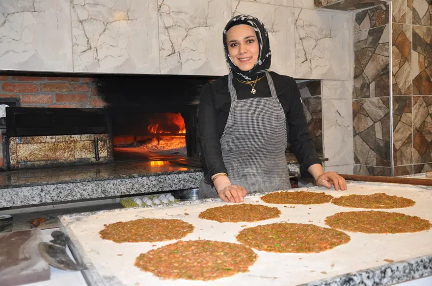 Eşinden öğrendi, fırının başına geçti. Çalışacak kişi bulamamışlardı 1