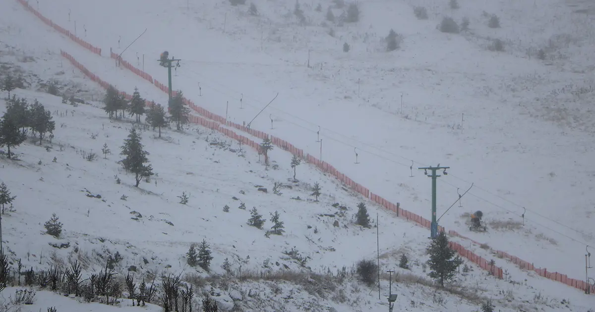 Uludağ ve Kartalkaya beyaza büründü