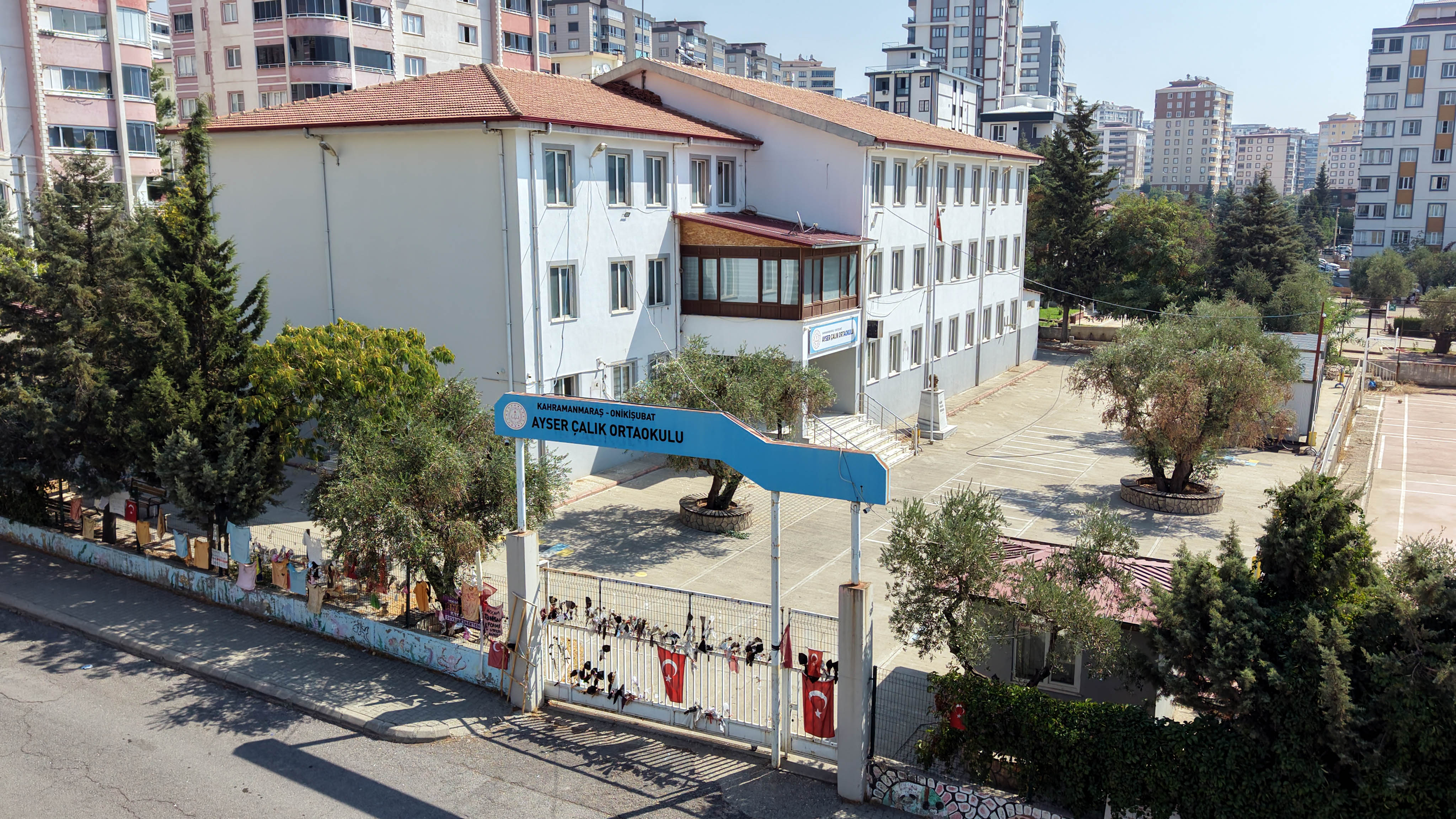 Bir öğretmen ve dokuz öğrenci hayatını kaybetmişti. Kahramanmaraş'taki okul binası için yeni karar