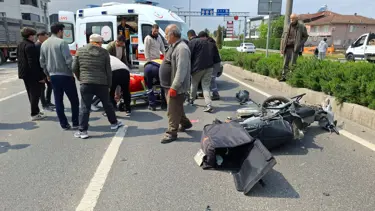Düzce'de otomobil motosiklete çarptı: 3 yaralı