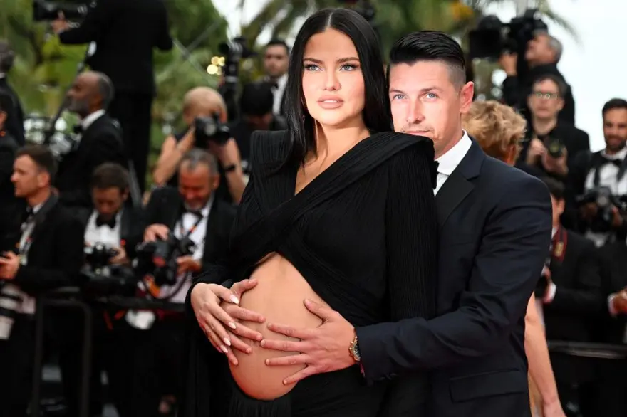 Adriana Lima üçüncü çocuğunu dünyaya getirdi 
