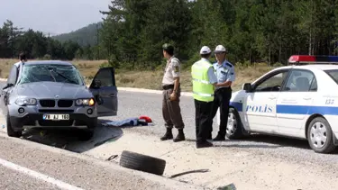 Mıcırlı yolda 1 saat içinde 4 kaza: 1 ölü, 6 yaralı