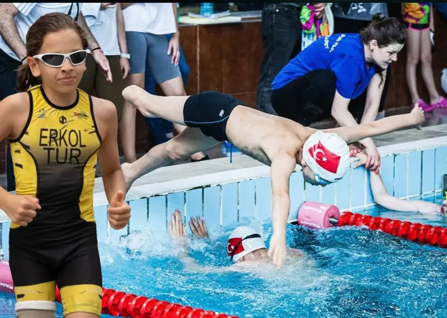 Enkazdan çıktı şampiyon oldu! Enkazdan çıktı şampiyon oldu!