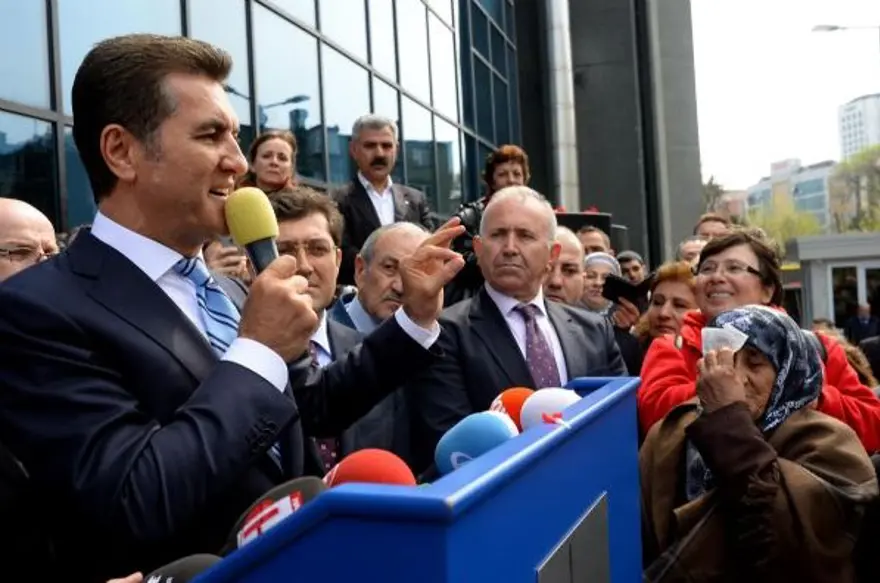 CHP reklamındaki teyze gözyaşlarına hakim olamadı 2