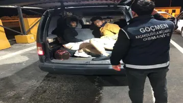 9 kaçak göçmen yakalandı sınır dışı edildi