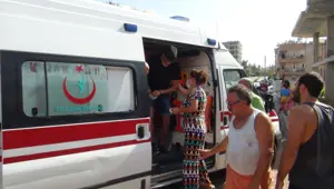 Corona virüs bulaşır diye yaralıyı ambulanstan indirdiler