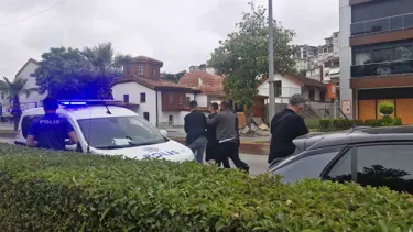 Tanımadığı kadına gül vermek isteyen mühendis, reddedilince bıçak çekti