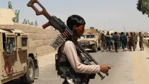 Afganistan'da Taliban bir ilçeyi ele geçirdi