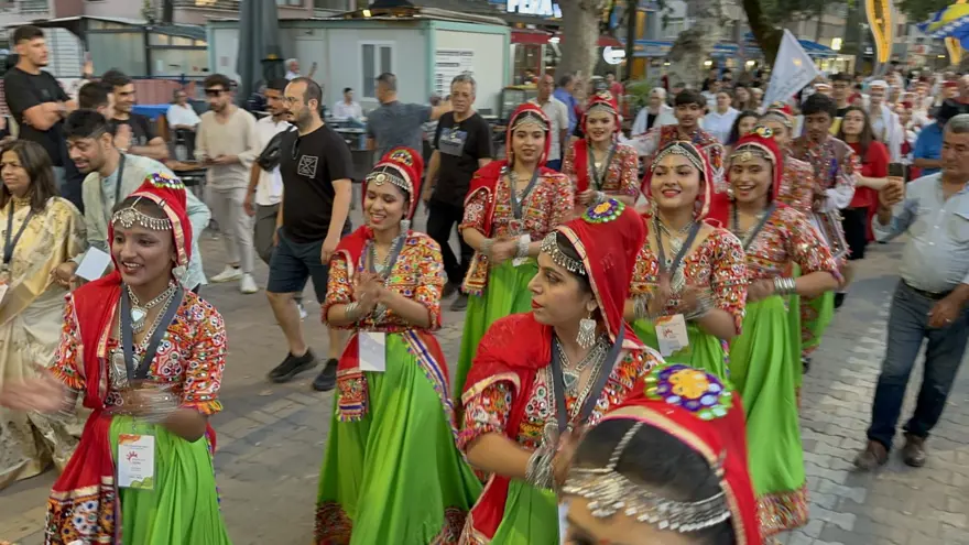 Yalova'da 36. Uluslararası Halk Dansları Festivali başladı 9