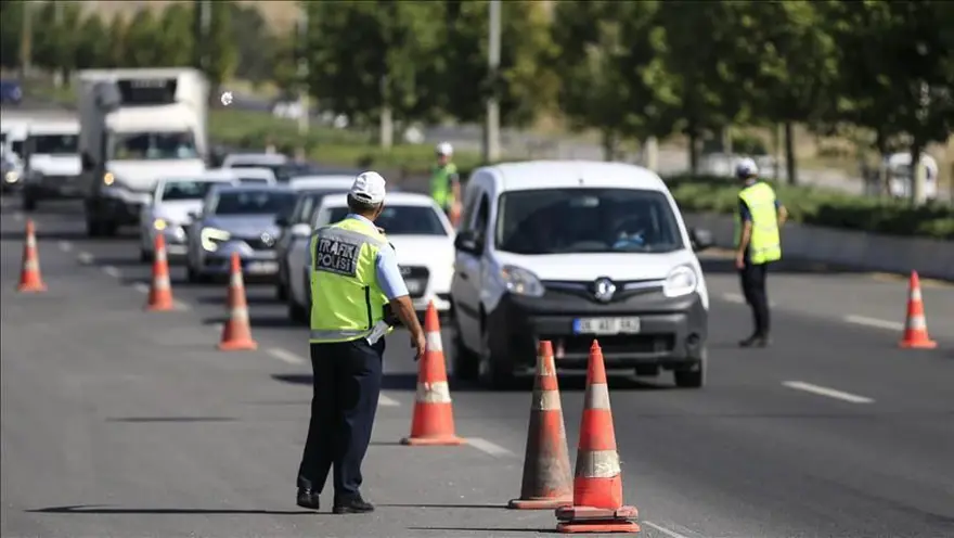 TRAFİKTE TELEFON KULLANMAK 14